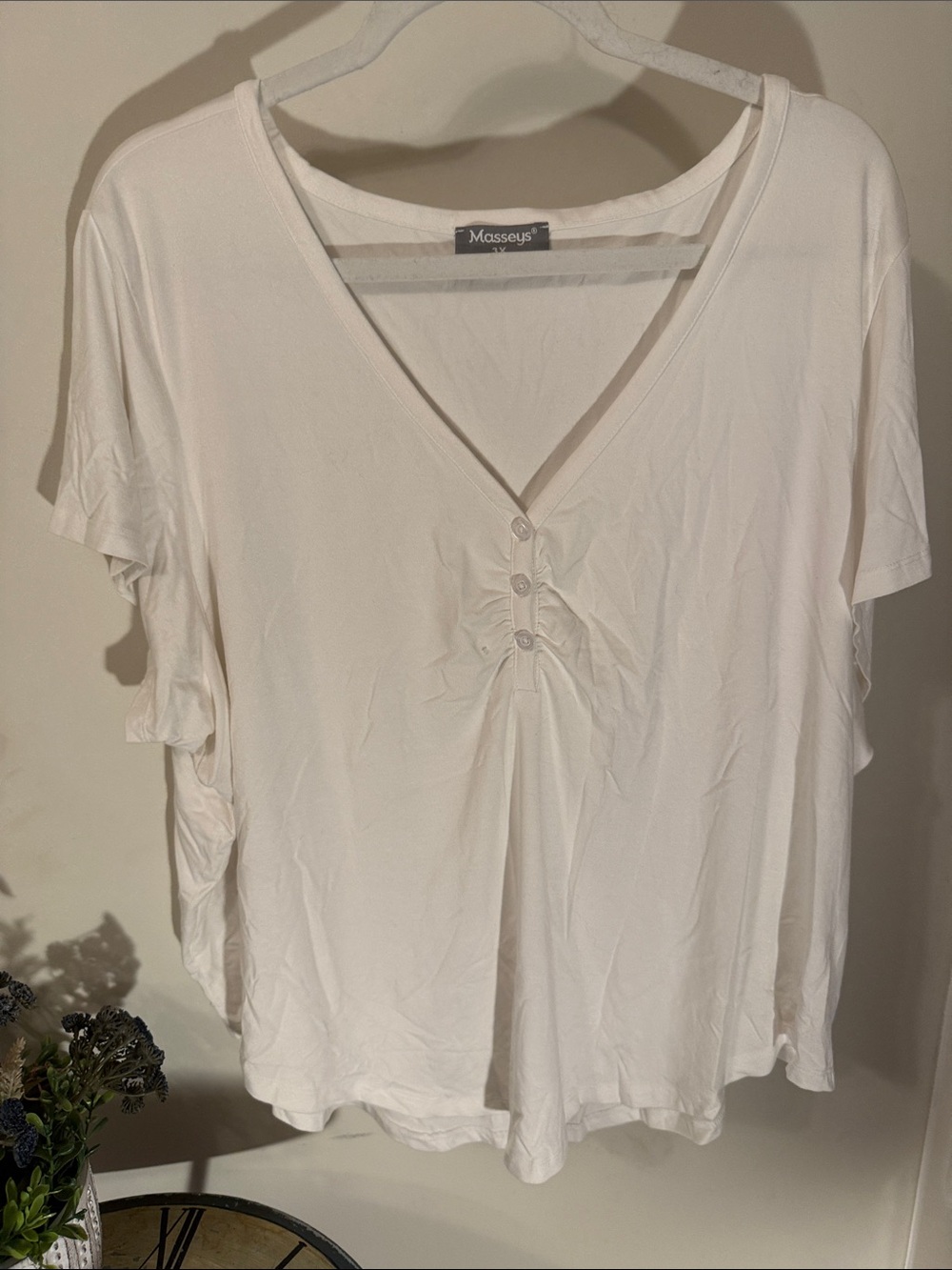 Masseys Women’s Short Sleeve V-Neck Gathered Front Top - Bright White NWOT